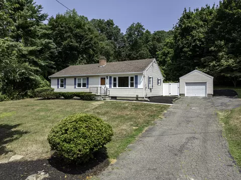 38 Wyant Rd, Oxford, CT 06478