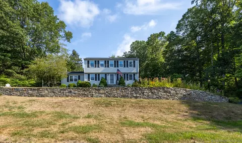 249 Wilderwood Dr, Guilford, CT 06437