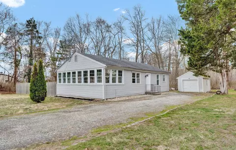 14 Denmore Ln, Old Saybrook, CT 06475