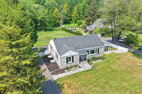 287 Booth Hill Rd, Trumbull, CT 06611