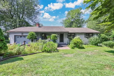 53 Meadowlark Rd, Vernon, CT 06066