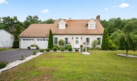 22 Fawn Dr, Meriden, CT 06451
