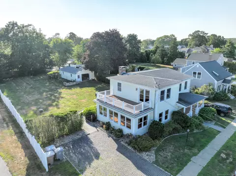20 Smith Ave, Niantic, CT 06357