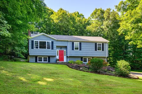 6 Red Cedar Dr, New Milford, CT 06776