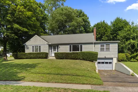 131 S Elm St, Wallingford, CT 06492