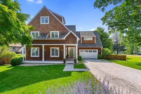 9 Milton Pl, Norwalk, CT 06853