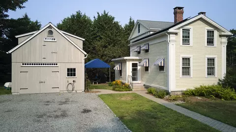 26 Main St, Groton, CT 06340