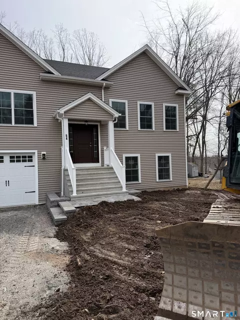 54 High St, Wallingford, CT 06492