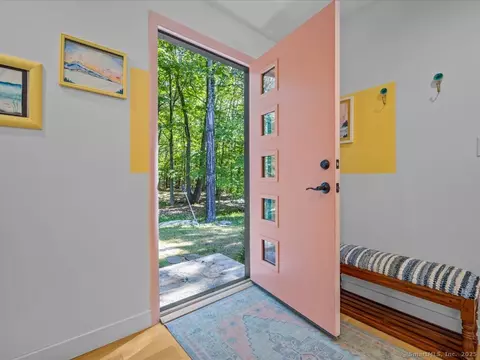 154 Deer Ln, Guilford, CT 06437