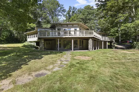 213 W Main St, Hebron, CT 06248