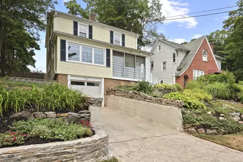 170 Lakeview Ave, Hamden, CT 06514
