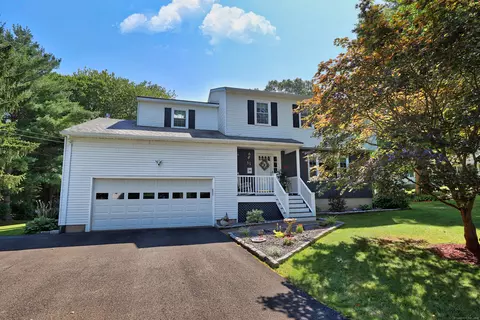 51 Hamilton Ln, Watertown, CT 06795