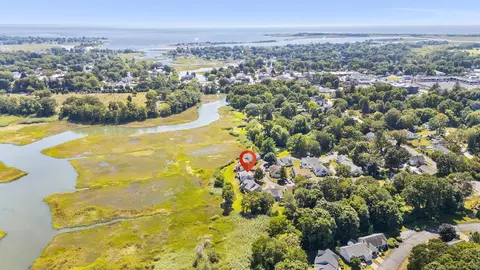 9 Silverbrook Ln #9, Clinton, CT 06413