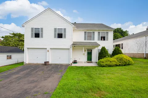 15 Acra Rd, Waterbury, CT 06708