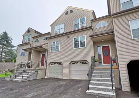 24 Taft Pt #39, Waterbury, CT 06708