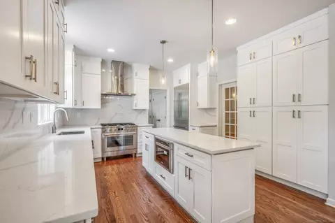 12 Hickory Dr # B, Greenwich, CT 06831