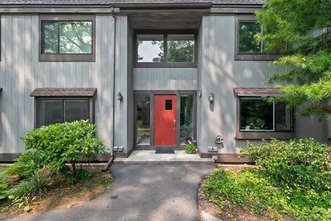 30 Harbour Village Vlg # A, Branford, CT 06405