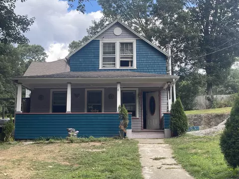 189 Maple St, Norwich, CT 06360