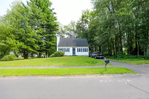 1 Richard Rd, Windsor, CT 06095