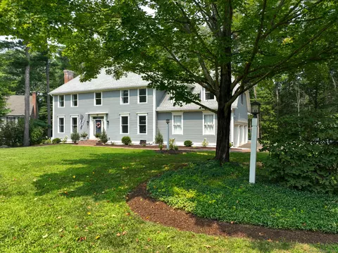 6 Anja Dr, Simsbury, CT 06070