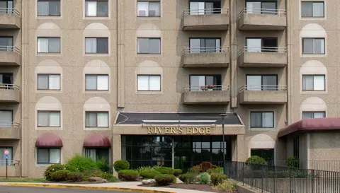 111 Dekoven Dr #802, Middletown, CT 06457