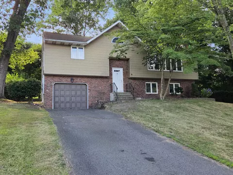 6 Kovacs Pl, Wallingford, CT 06492