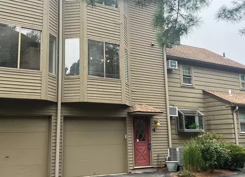 100 Willowbrook Ave #4, Stamford, CT 06902