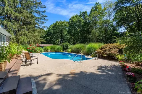 56 Noahs Lane Ext, Norwalk, CT 06851