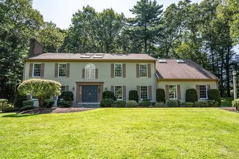 45 Sarah Dr, Avon, CT 06001