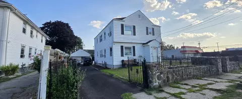 44 Locust St, Bridgeport, CT 06610