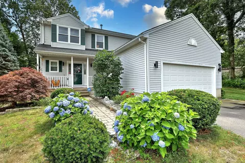 68 Benjamin Rd, East Haven, CT 06513