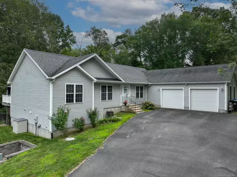 36 Whittaker Ln, Groton, CT 06340