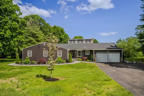 620 S Greenbrier Dr, Orange, CT 06477