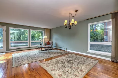 141 Centerbrook Rd, Hamden, CT 06518