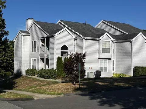 63 Leafwood Ln #260, Groton, CT 06340