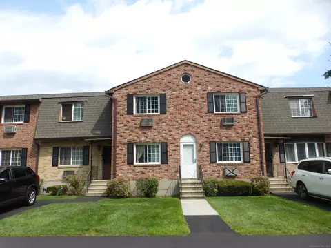 44 Sharon Rd #3, Waterbury, CT 06705