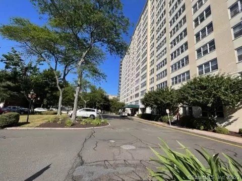 2625 Park Ave #3P, Bridgeport, CT 06604