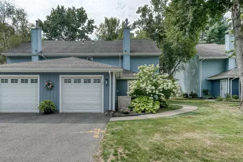 120 E Bluegill Ln #120, Suffield, CT 06078