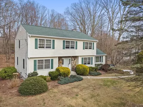 362 Dayton Rd, Trumbull, CT 06611