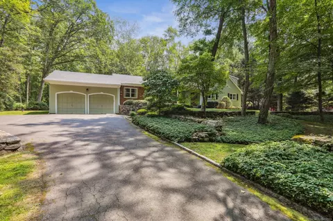 20 Winding Brook Ln, Redding, CT 06896