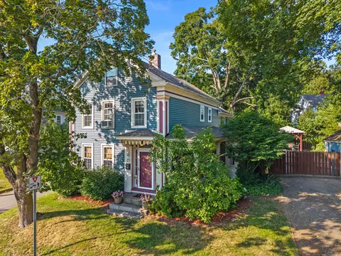 77 W Town St, Norwich, CT 06360