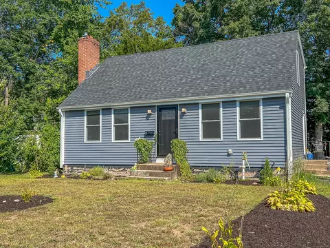 19 Vance Rd, Bristol, CT 06010
