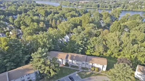 96 Spring Ln #96, Suffield, CT 06078