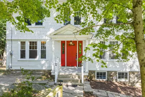 6 Julian Ter, Norwich, CT 06360