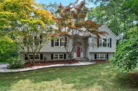 6 Stonegate Ln, Shelton, CT 06484