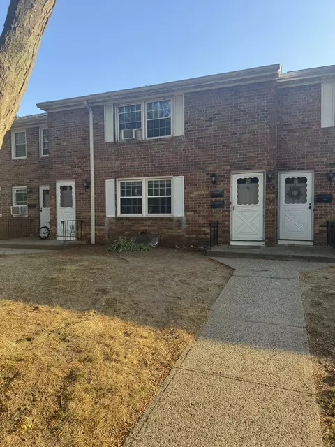 30 Diamond Ave #20, Plainville, CT 06062