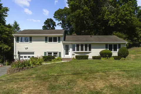 54 Kingsland Ave, Wallingford, CT 06492