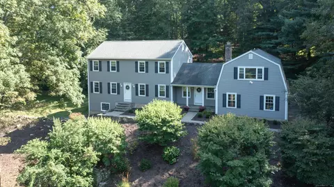 9 Arapaho Rd, Brookfield, CT 06804