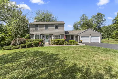 24 Valley View Rd, Newtown, CT 06470