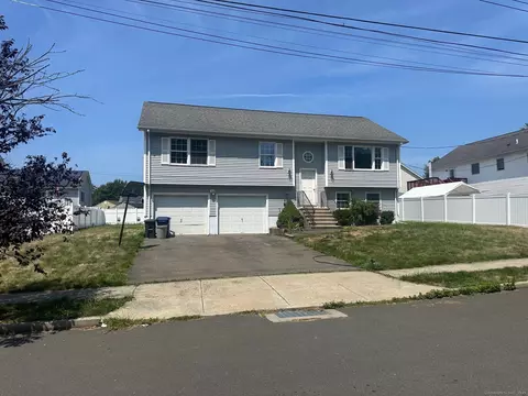 71 Harold St, West Haven, CT 06516